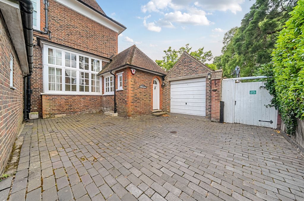Additional image 19 of 2 bed flat for saleWilderness Road, Chislehurst, Kent BR7