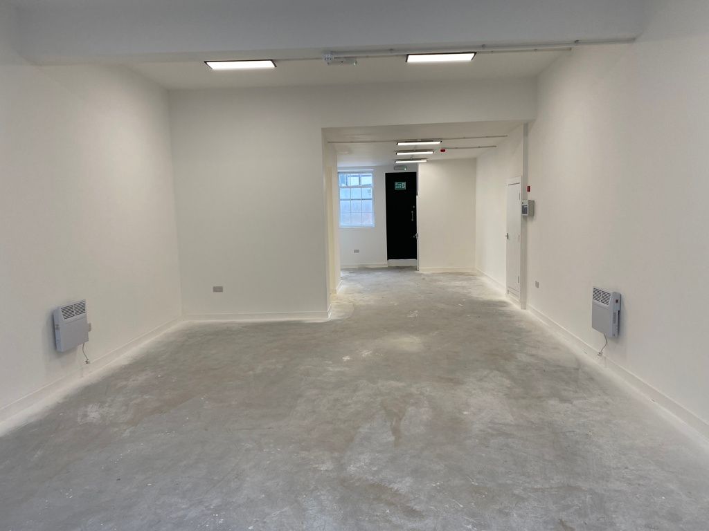 Property photo 3 of 6 Photo 20