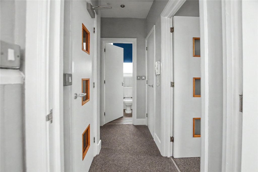 Property photo 2 of 16 Picture No. 03