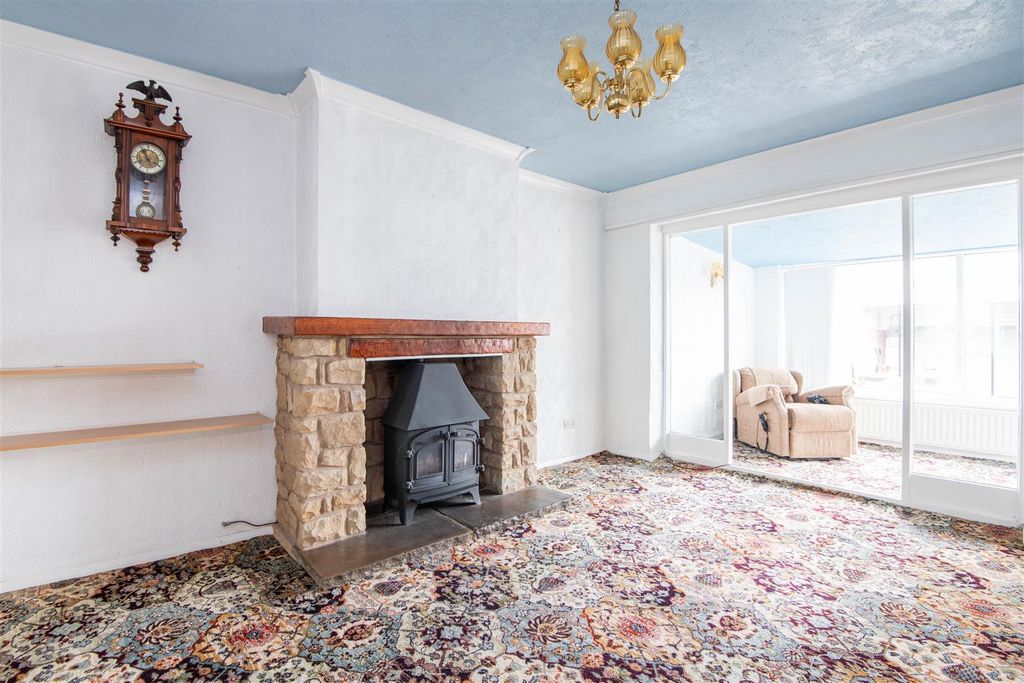 Property photo 2 of 20 Dining Room