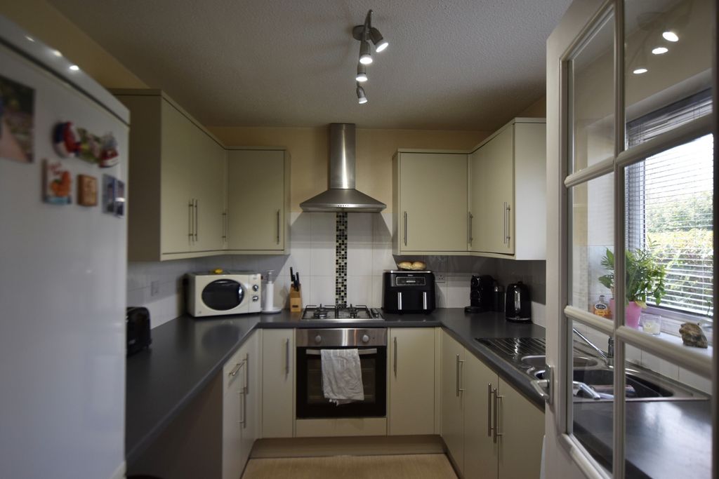 Property photo 2 of 6 Chepstow 01