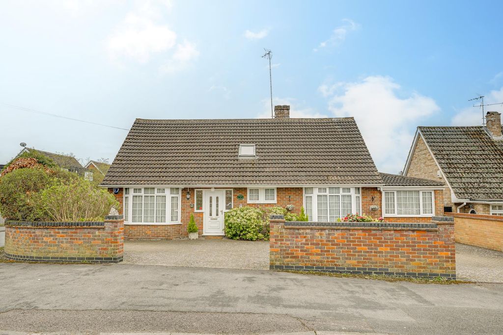 Property photo 1 of 28