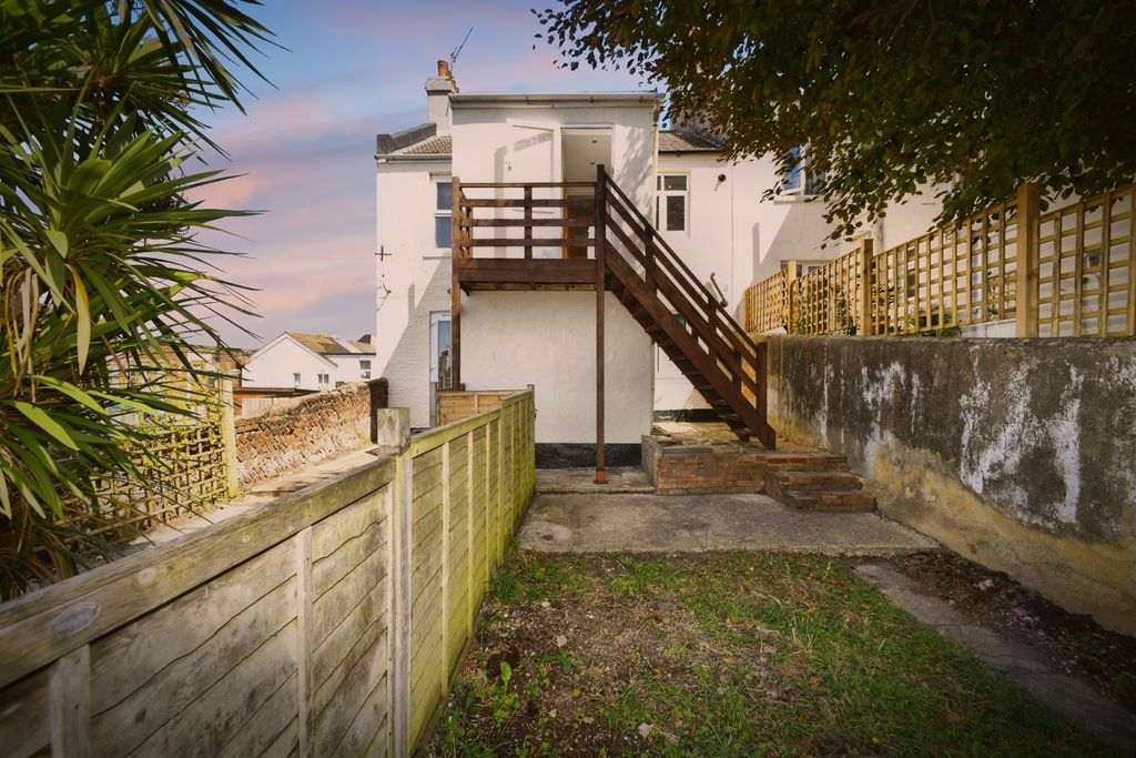 Property photo 2 of 21