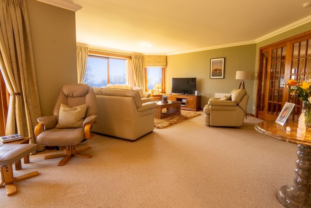 Property photo 2 of 44