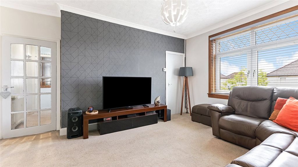 Property photo 3 of 18 Picture No. 30