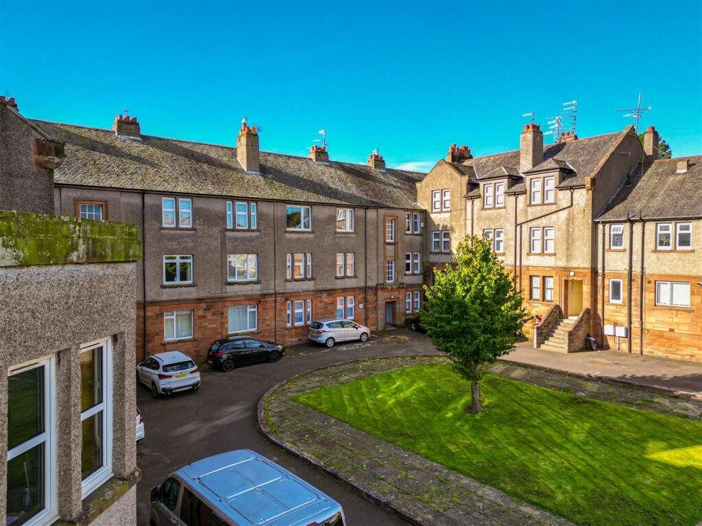 Property photo 1 of 11 Tay Street Monifieth