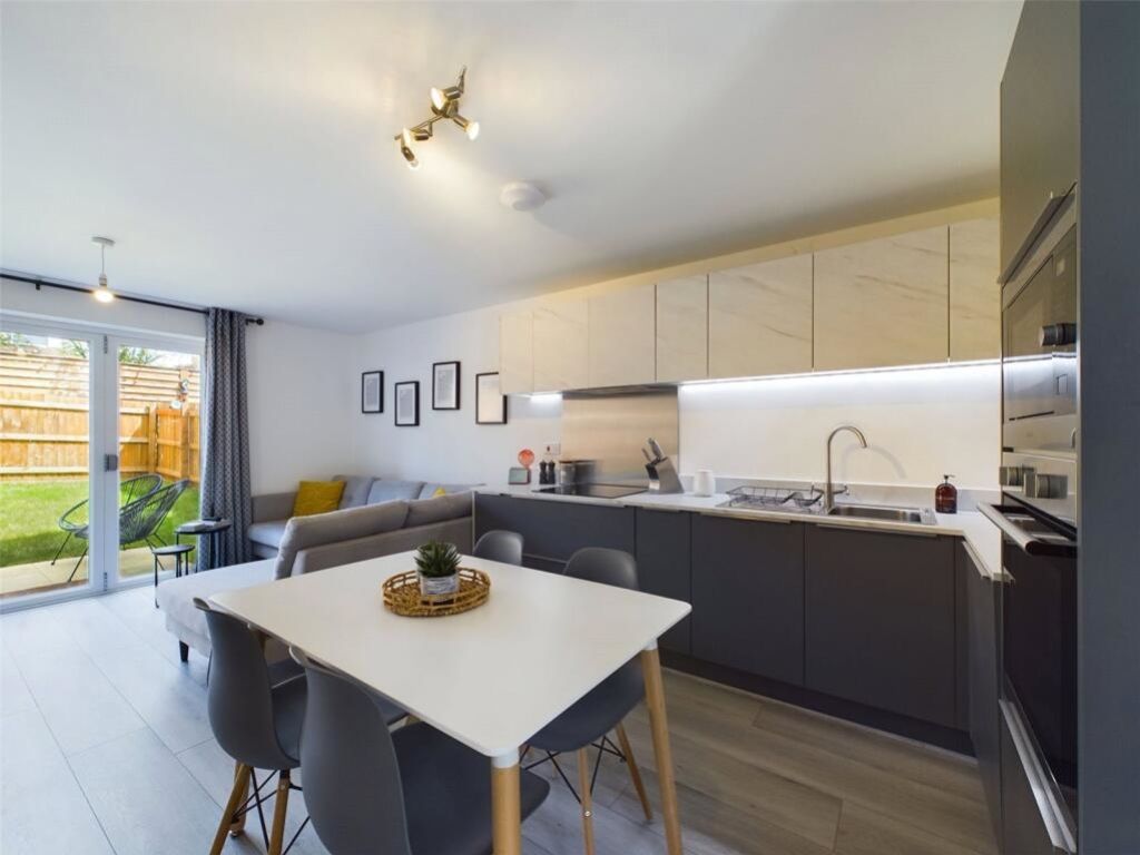 Property photo 2 of 15 21c0cd6A1A12d7A58d39d6185612ee64