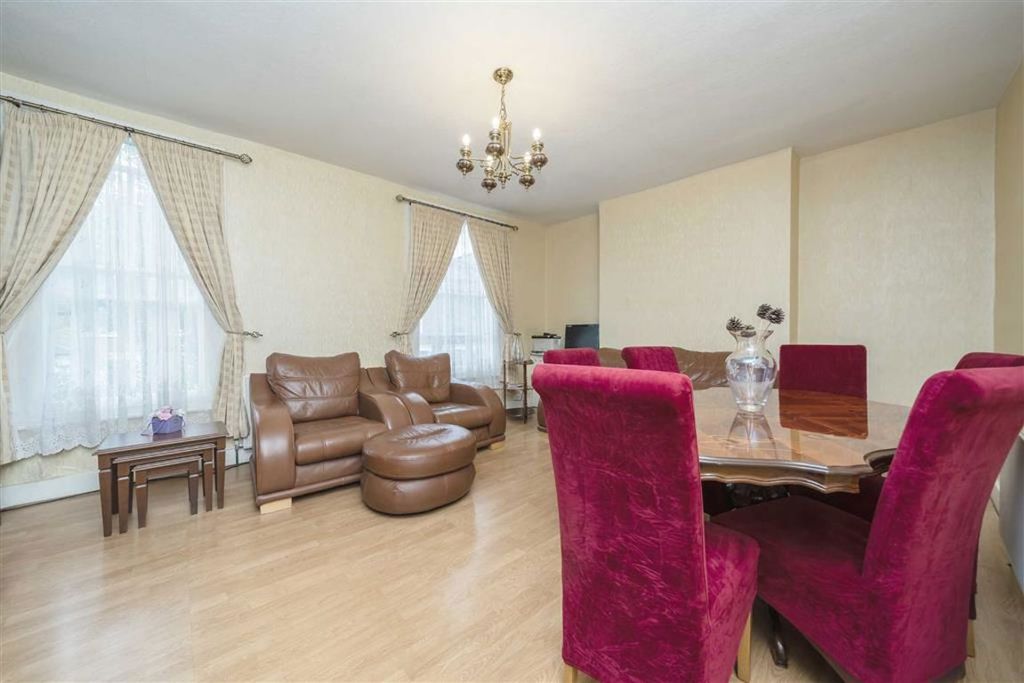 Property photo 3 of 8