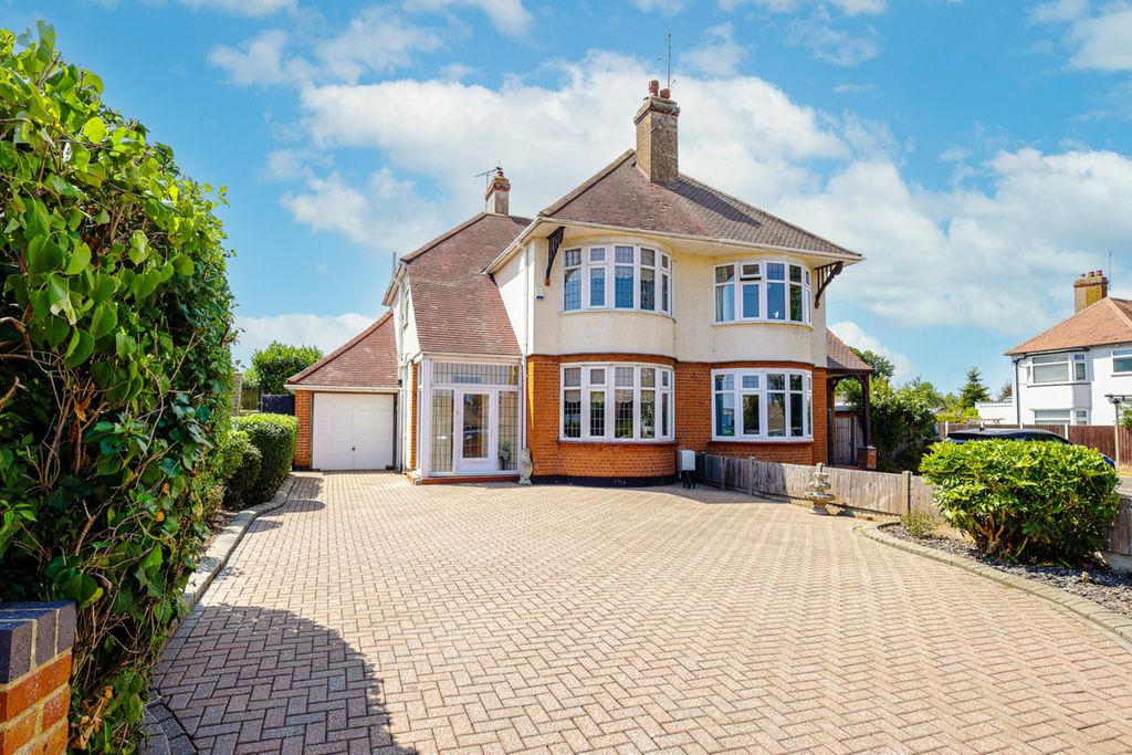 Property photo 1 of 34