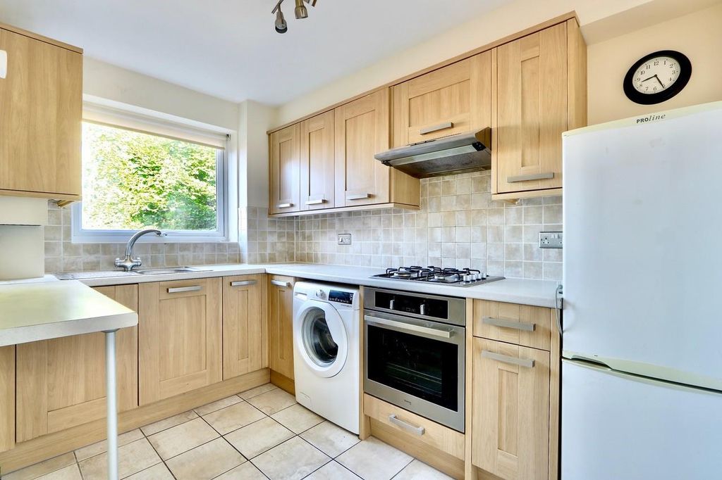 Property photo 3 of 6