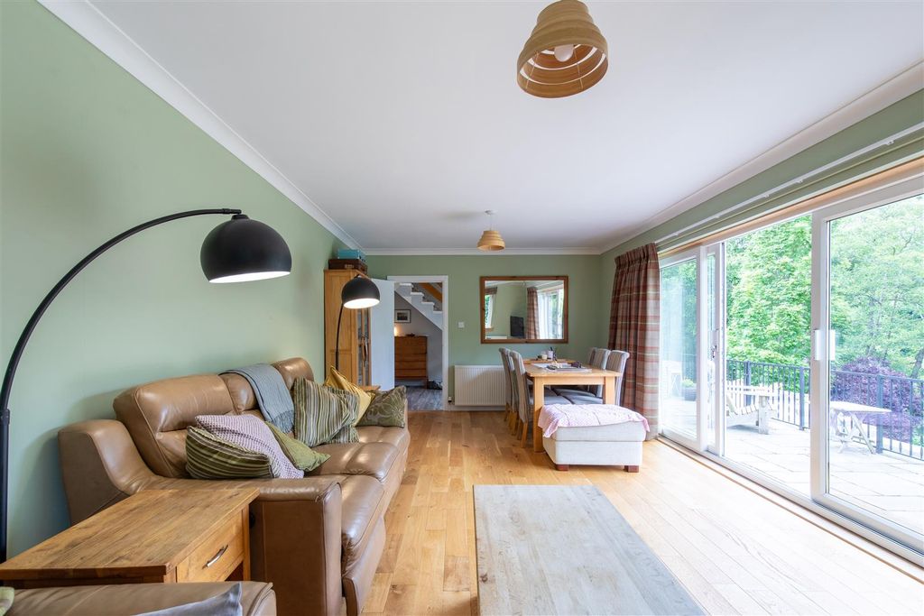 Property photo 3 of 38 S003.Jpg