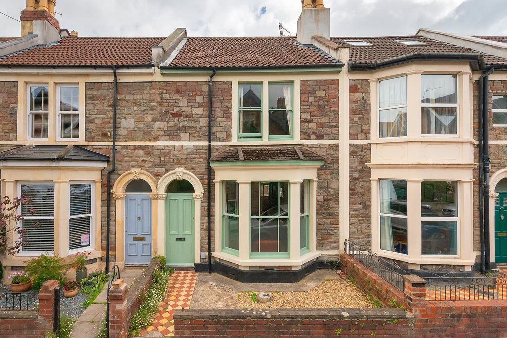 Property photo 2 of 37 2G6Rse - External B.Jpg