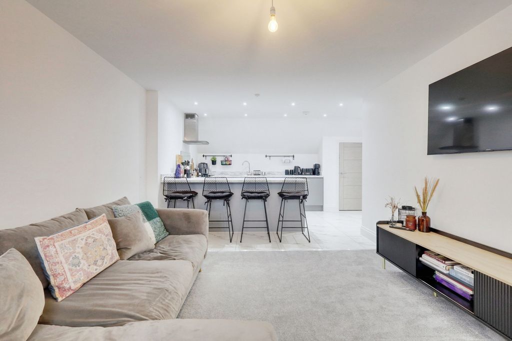 Property photo 1 of 26