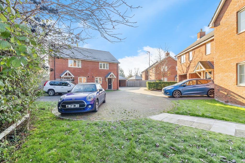 Property photo 2 of 20