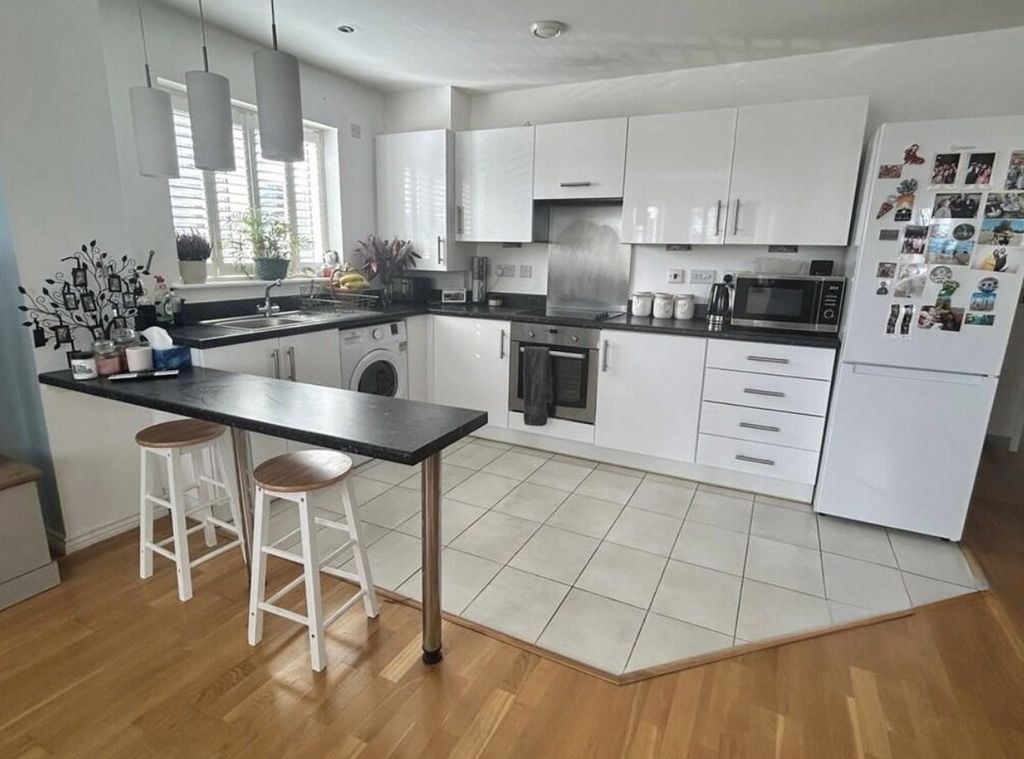 Property photo 3 of 13 4694022