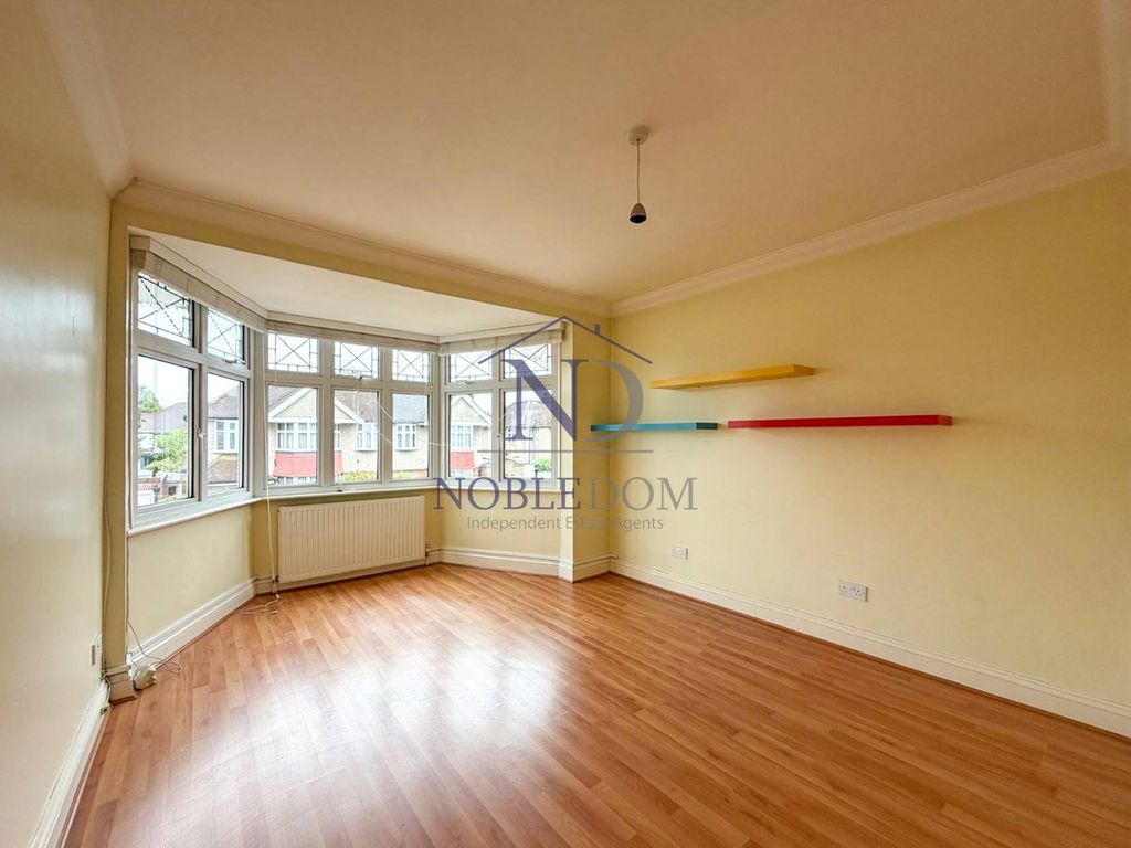 Property photo 3 of 21 Gallery