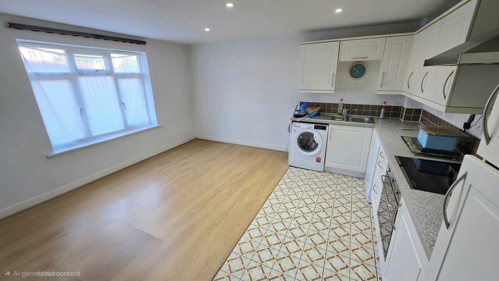 Property photo 3 of 7 Gallery