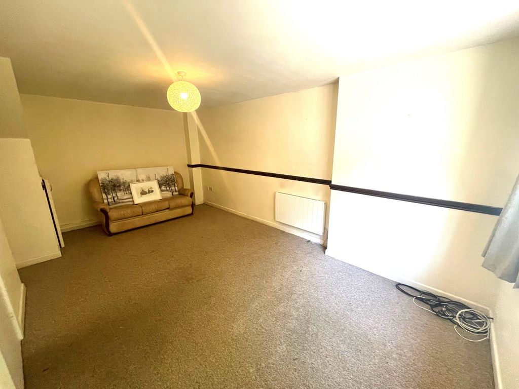 Property photo 3 of 7 Picture No. 06