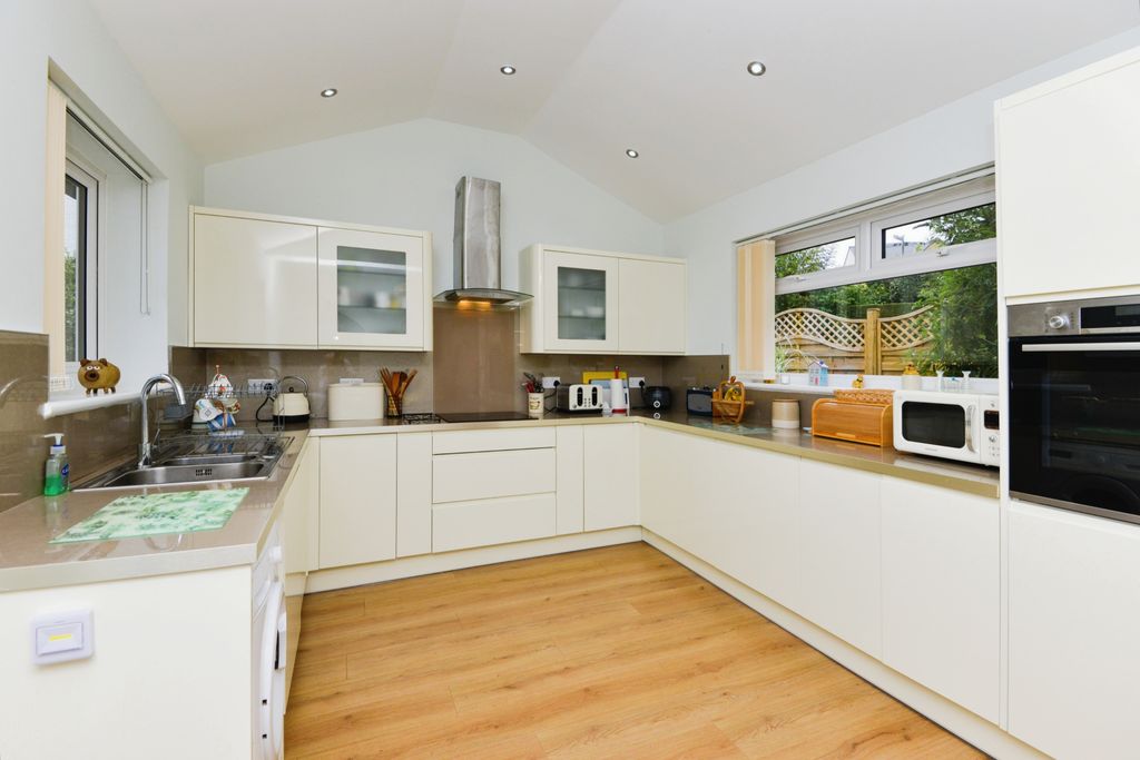 Property photo 2 of 15 Kitchen