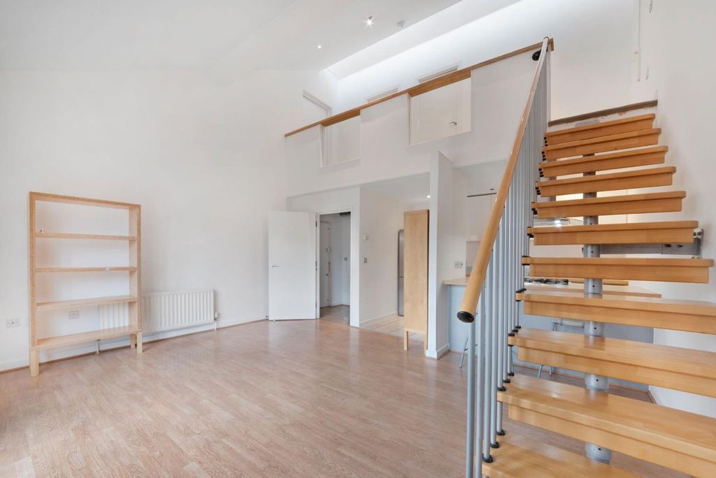 Property photo 3 of 23 Rqonbrwq.Jpg