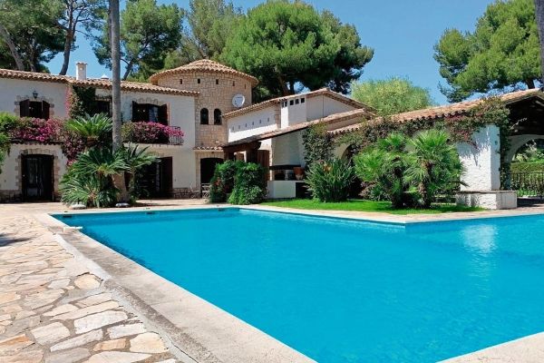 Property photo 1 of 3