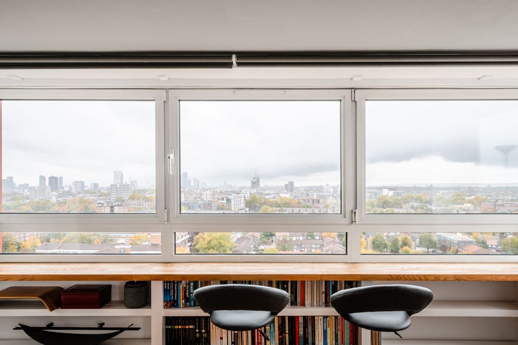 Property photo 2 of 8