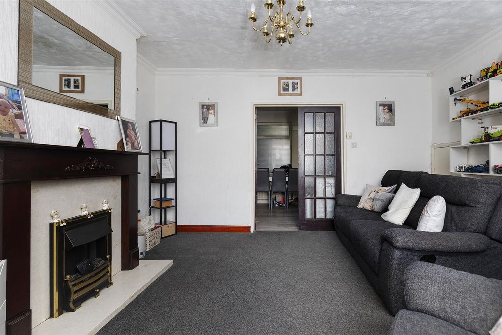 Additional image 8 of 4 bed terraced house for saleNorman Avenue, Elland, Halifax HX5