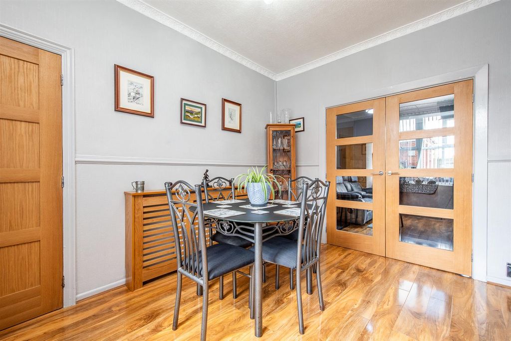 Property photo 3 of 17 Dining Room