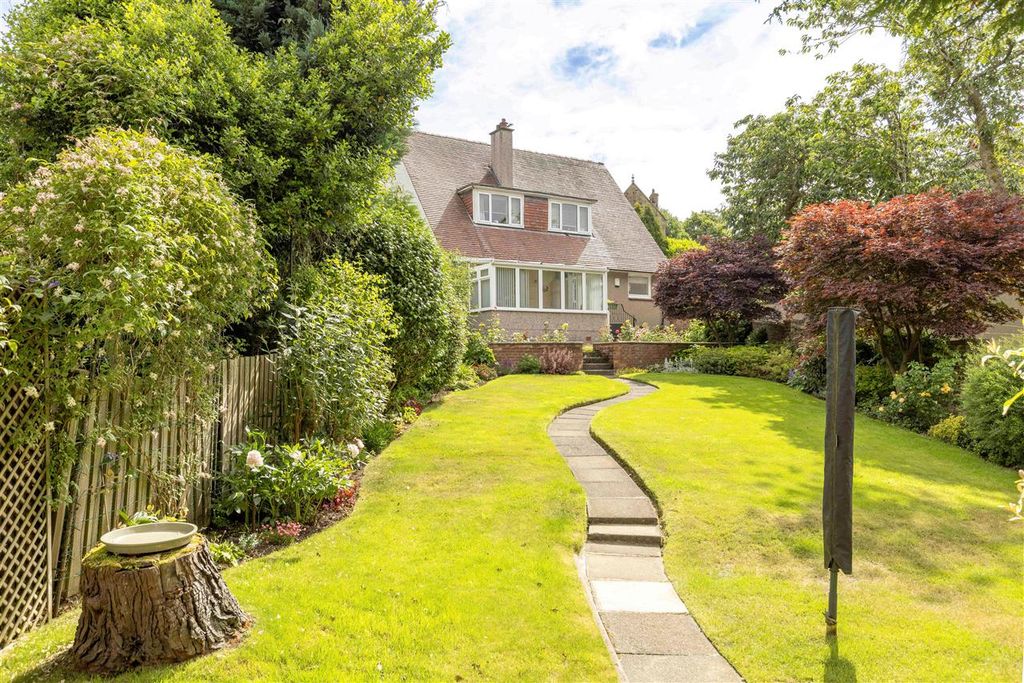 Property photo 2 of 32