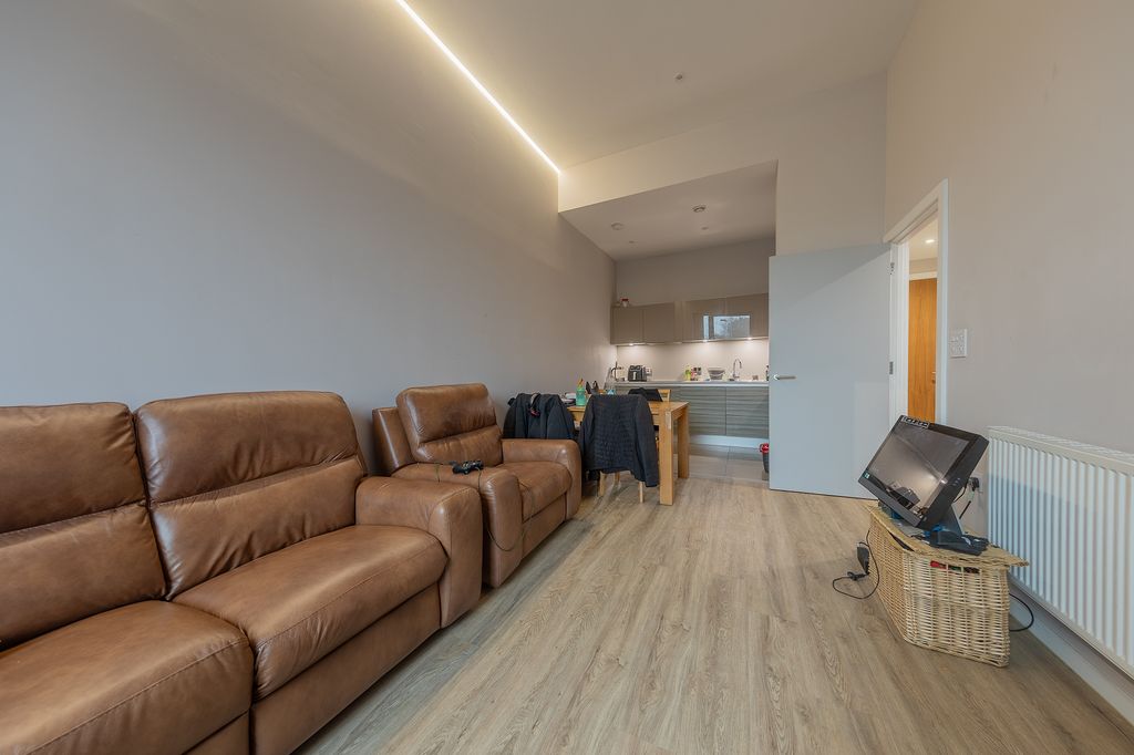 Property photo 3 of 21