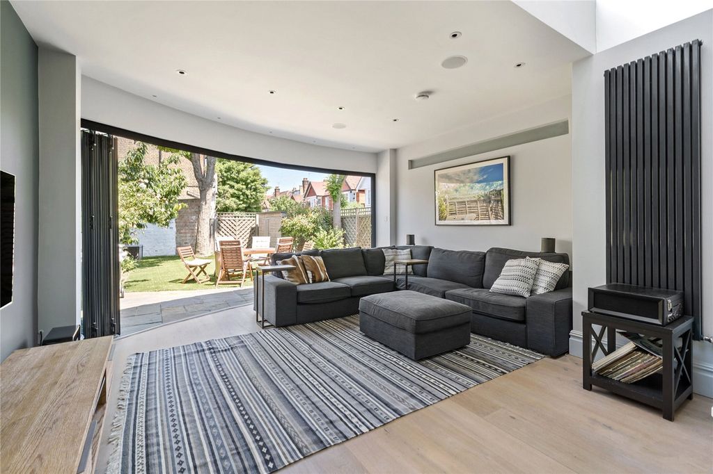 Property photo 2 of 11 Picture No. 04