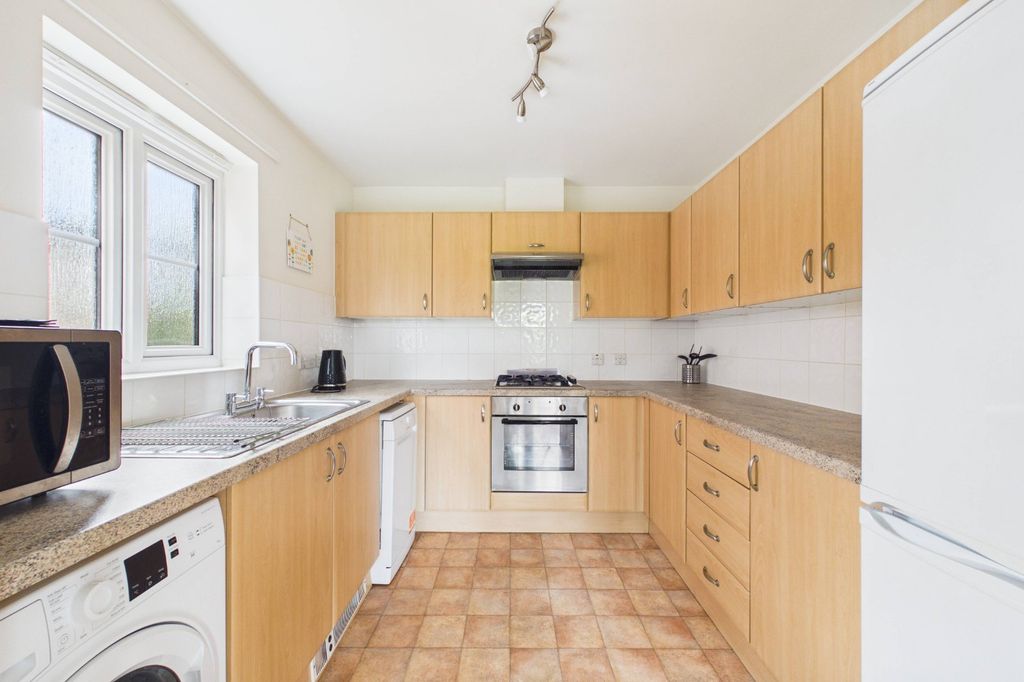 Property photo 2 of 8 Picture No. 15