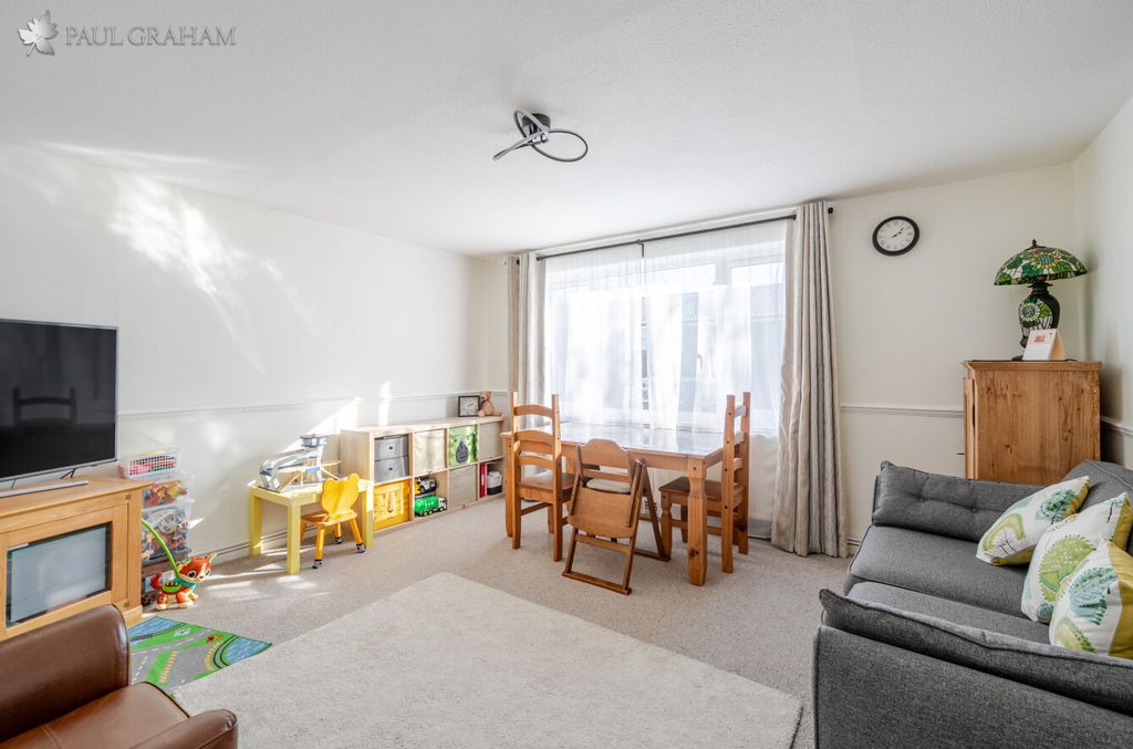 Property photo 2 of 16 8600410F-7597-4Ddd-A6Ec-B51B0A329Fbc