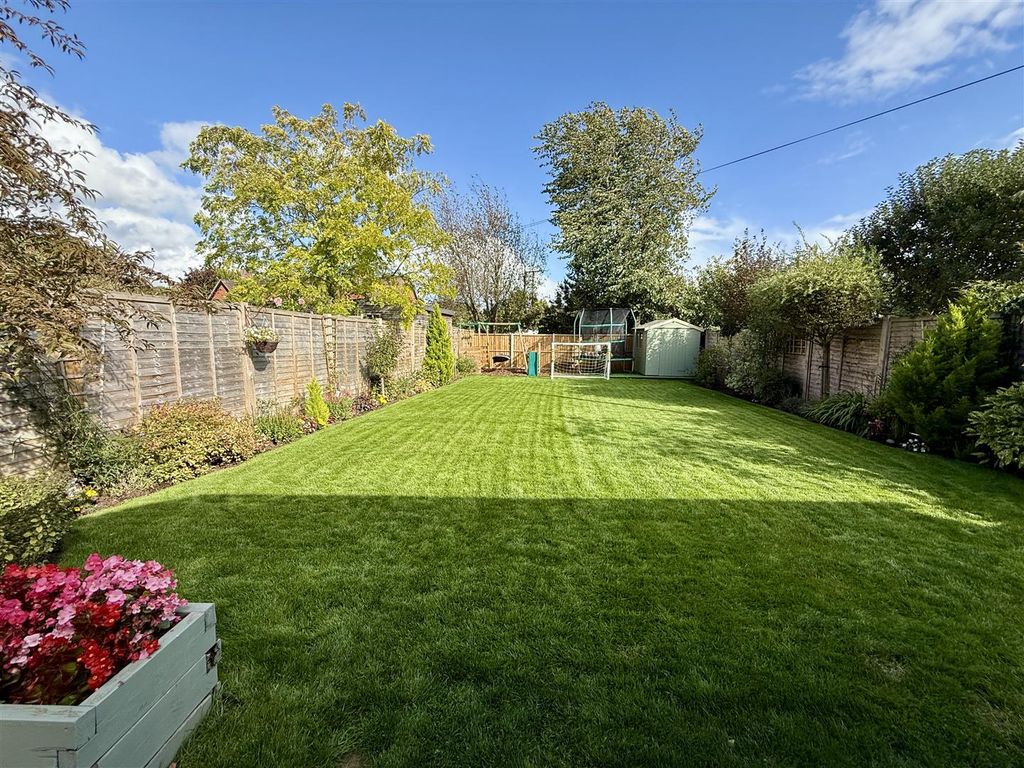 Property photo 3 of 27