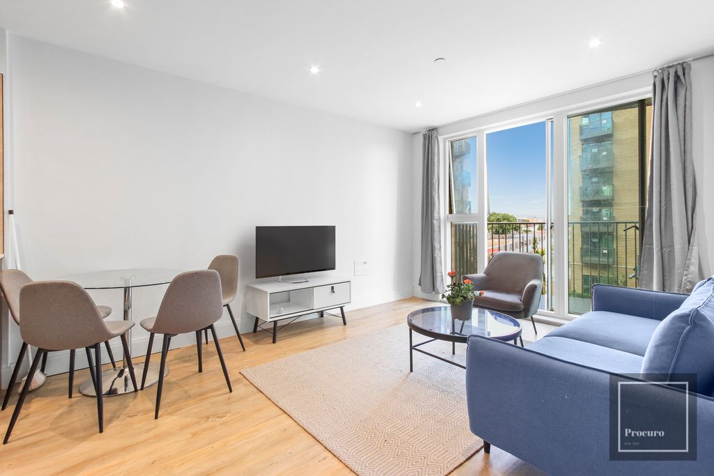 Property photo 1 of 17