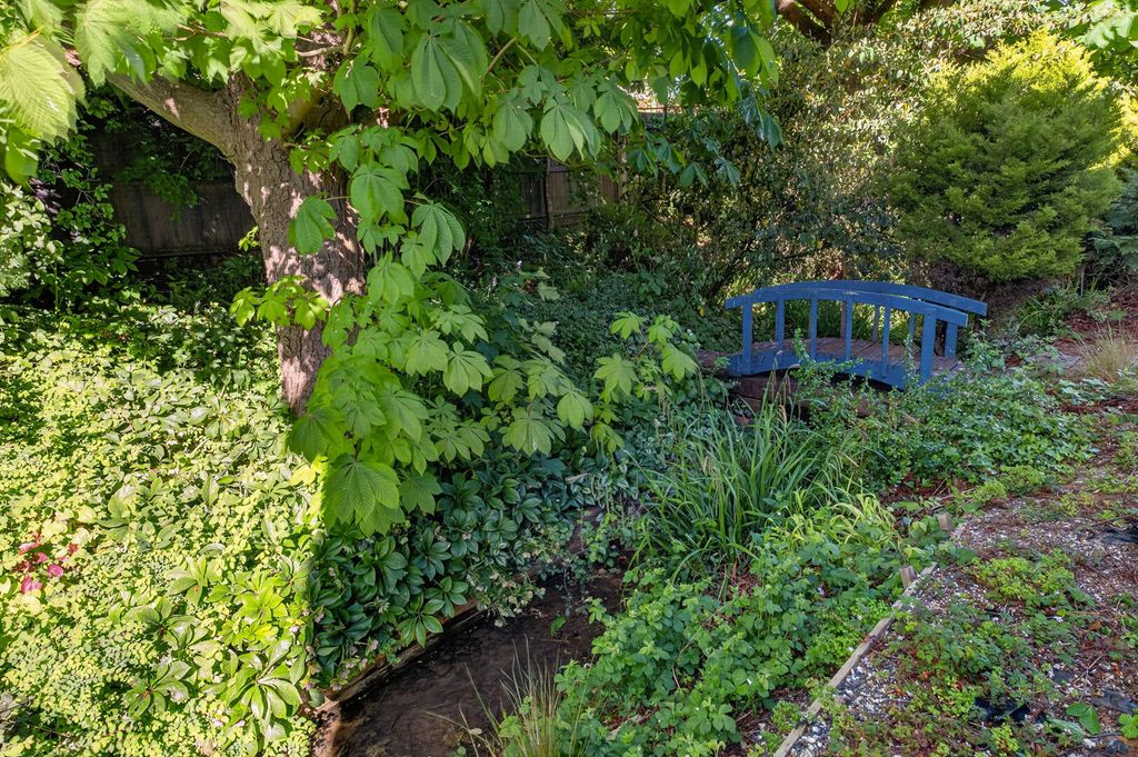 Property photo 2 of 36 Rear Garden