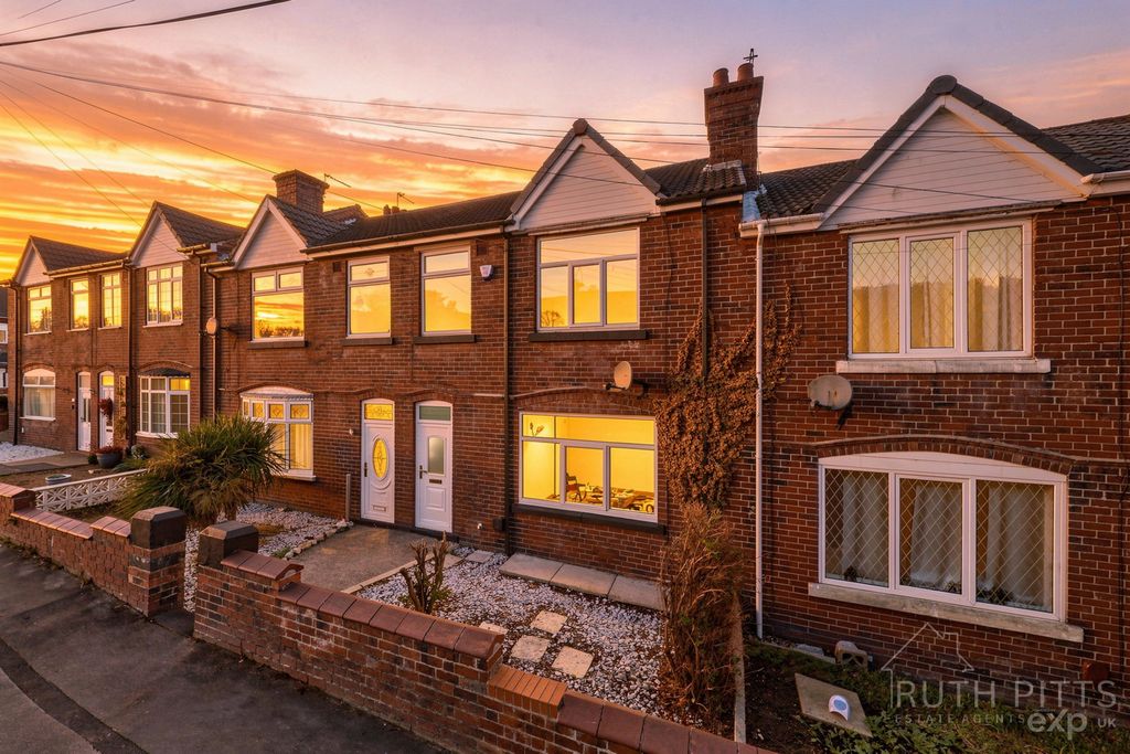 Property photo 1 of 33
