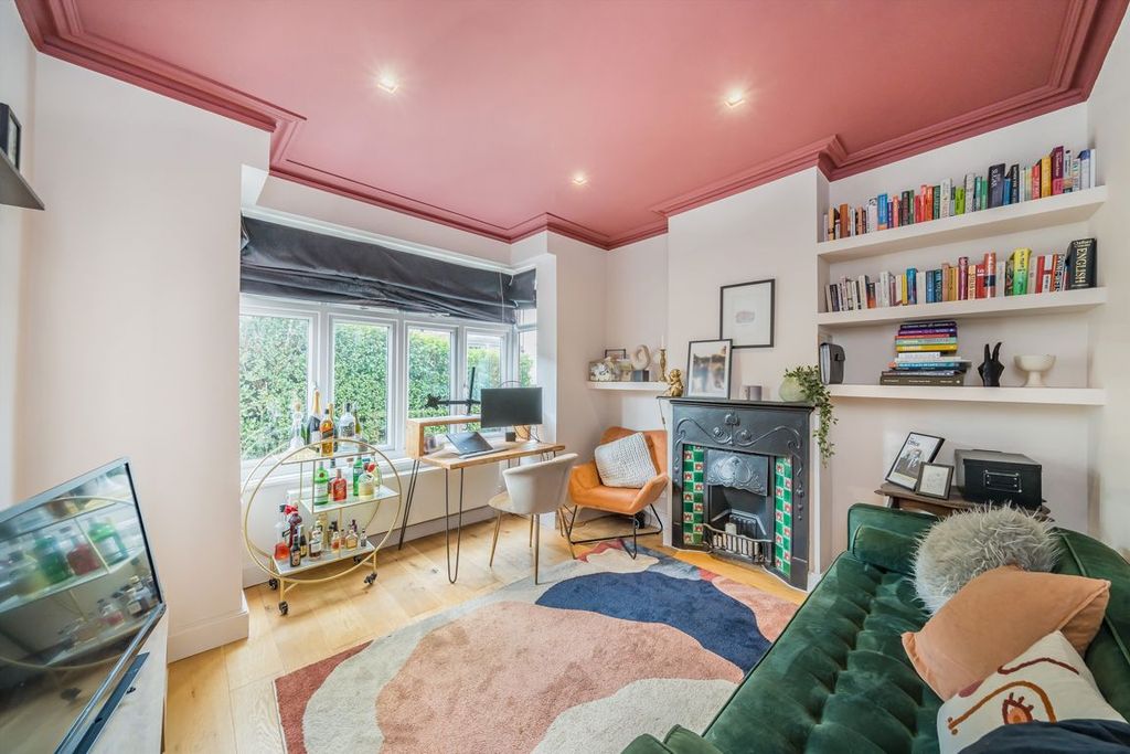Property photo 2 of 9