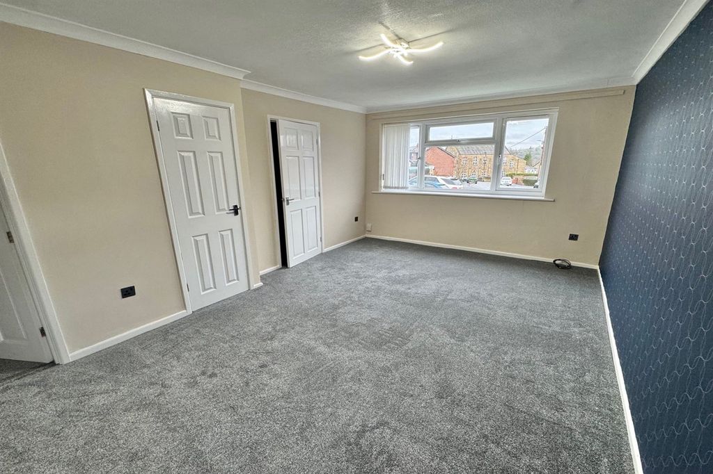 Property photo 2 of 6 Lounge