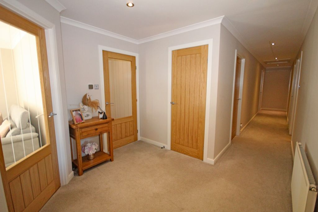 Property photo 3 of 33