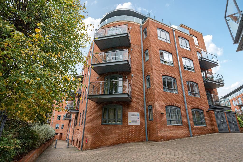 Property photo 1 of 18 External View