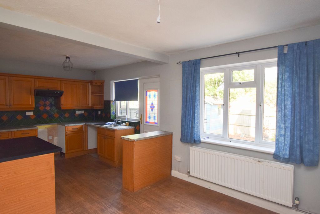 Property photo 3 of 19 Kitchen Diner 1