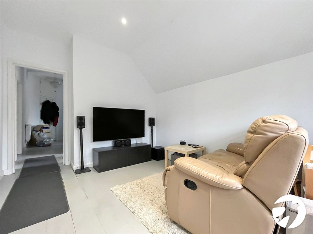 Property photo 3 of 5 Picture No. 05