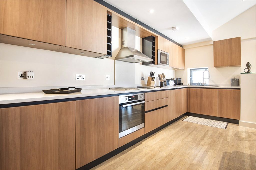 Property photo 2 of 8 Kitchen