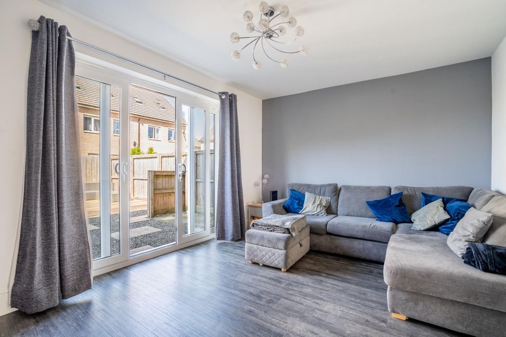 Property photo 3 of 16 Mr-15.Jpg