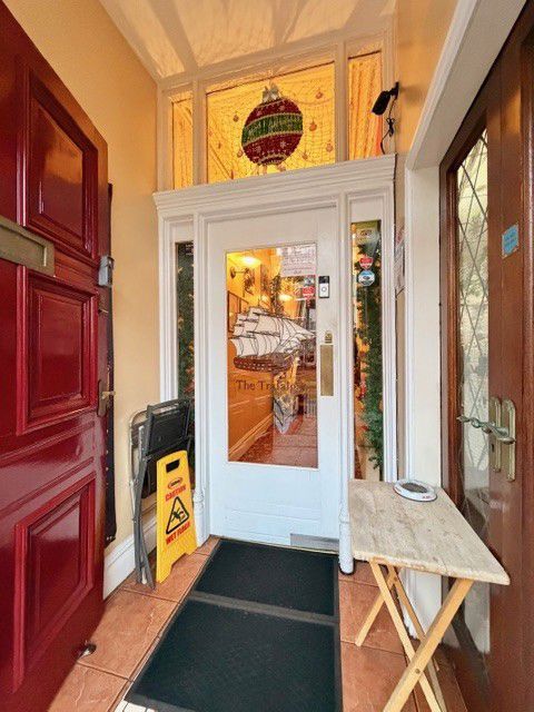 Property photo 2 of 27