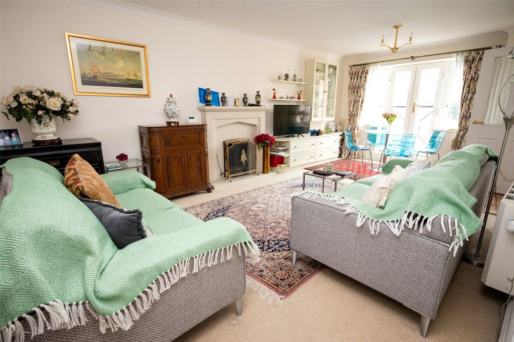 Property photo 2 of 17 Picture No. 16