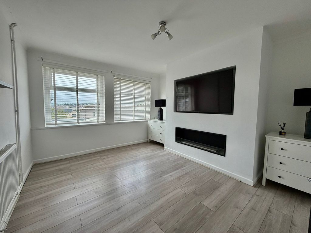 Property photo 2 of 54