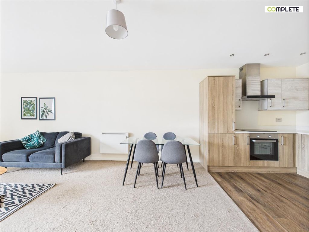 Property photo 3 of 20 Cam01231G0-Pr0111-Still010.Jpg