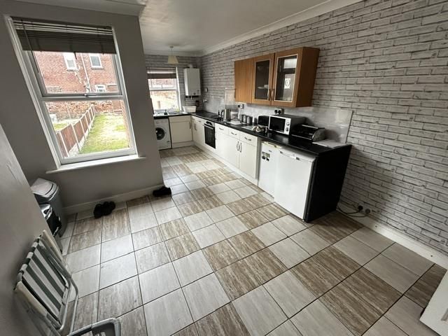 Property photo 3 of 8 Dining Area